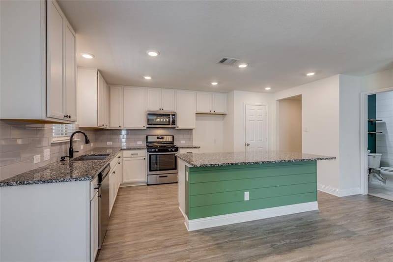 2604 Wesley Avenue, Aubrey TX 76227 - Photo 10