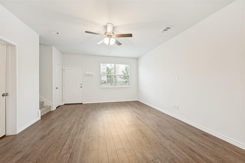 5569 Willamette Drive, Fort Worth TX 76119 - Photo 6
