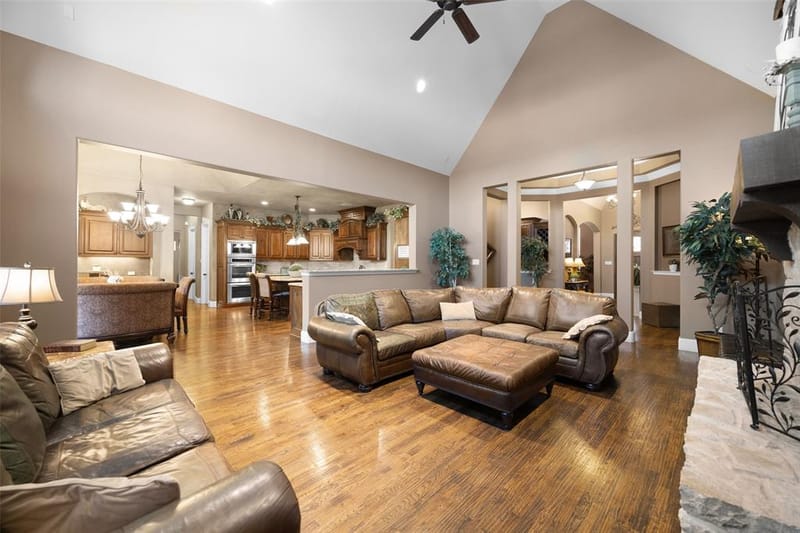 905 Cipriani Drive, Frisco TX 75036 - Photo 3