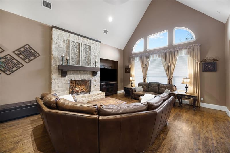 905 Cipriani Drive, Frisco TX 75036 - Photo 4