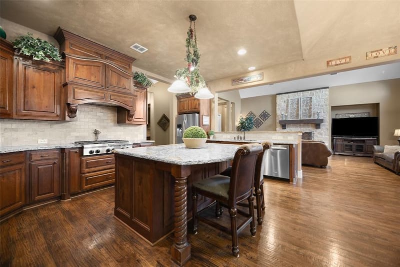 905 Cipriani Drive, Frisco TX 75036 - Photo 8