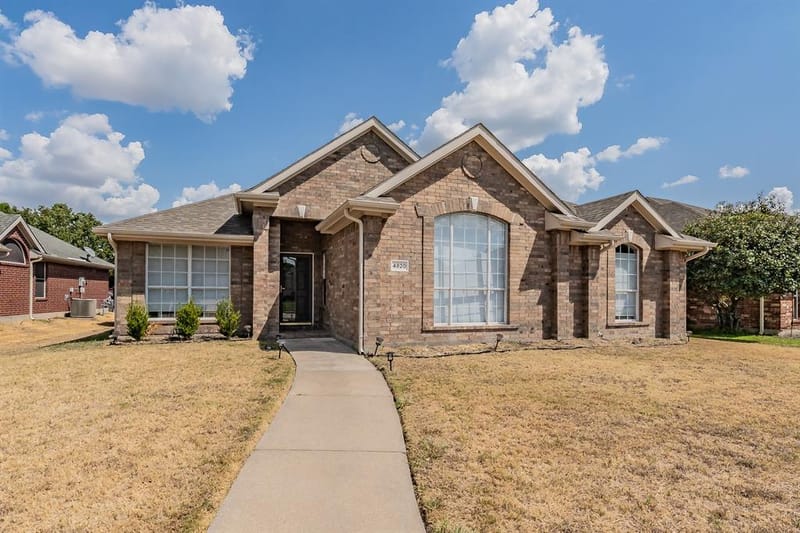 4820 Thames Drive, Grand Prairie TX 75052