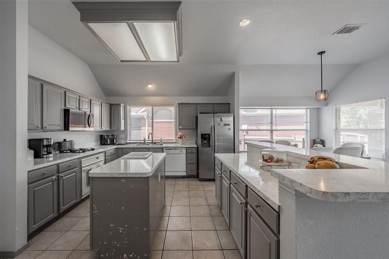 4820 Thames Drive, Grand Prairie TX 75052 - Photo 9