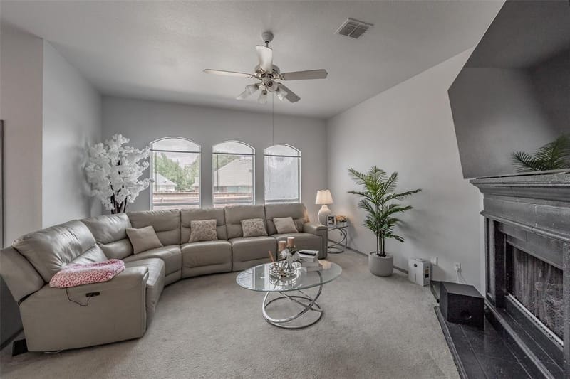 4820 Thames Drive, Grand Prairie TX 75052 - Photo 8