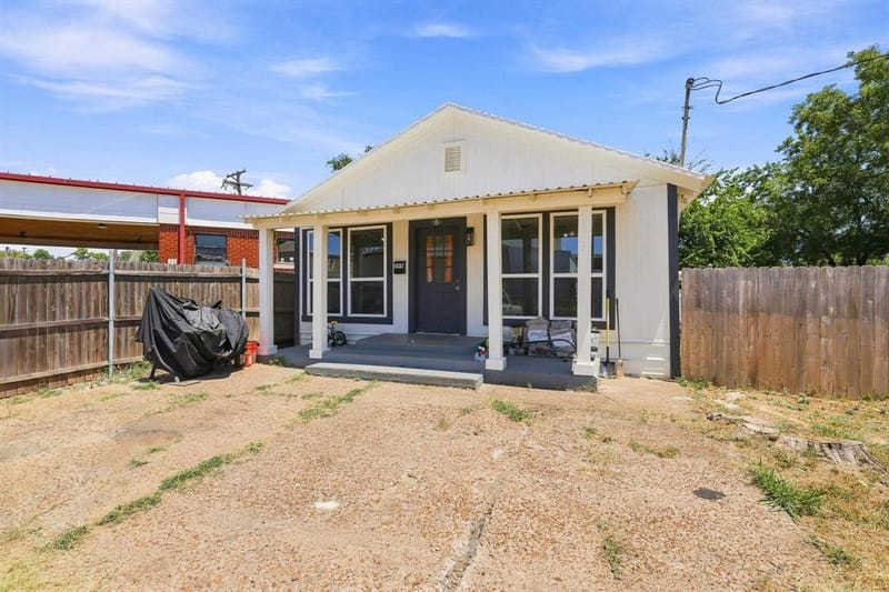 298 7th Street, Honey Grove TX 75446