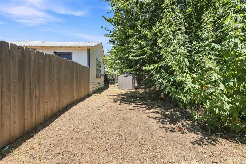 298 7th Street, Honey Grove TX 75446 - Photo 28