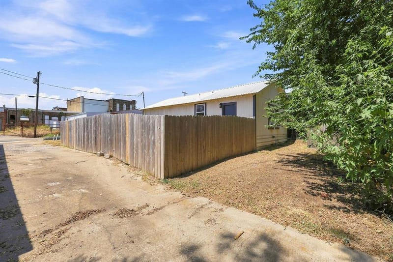 298 7th Street, Honey Grove TX 75446 - Photo 29