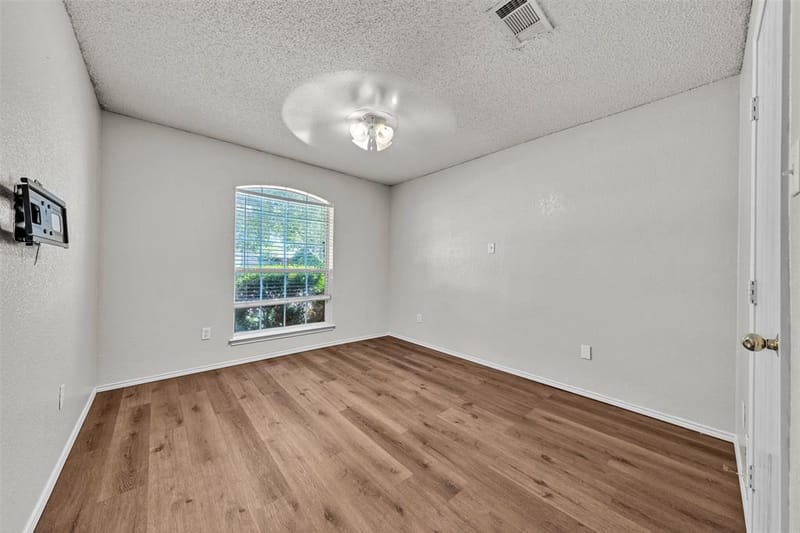 1017 Aaron Drive, Burleson TX 76028 - Photo 20