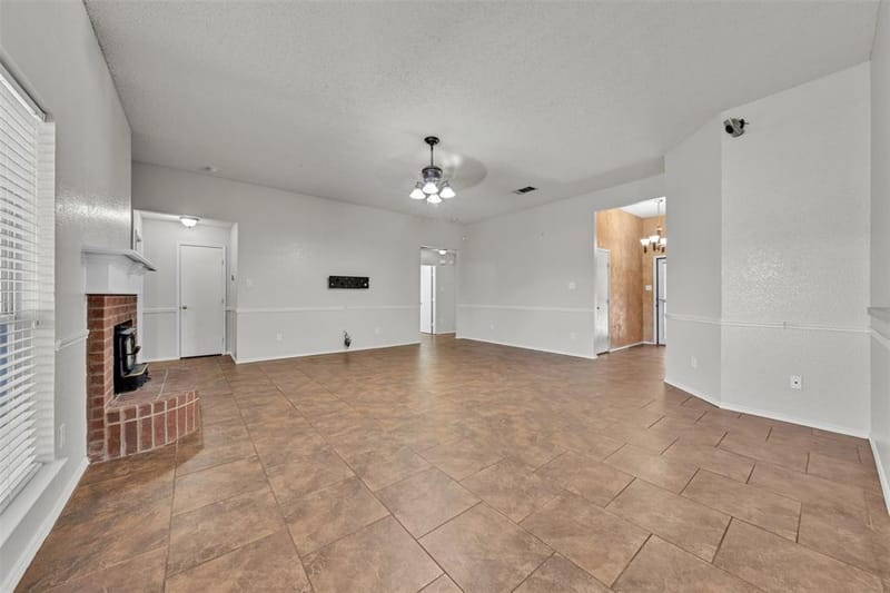 1017 Aaron Drive, Burleson TX 76028 - Photo 9