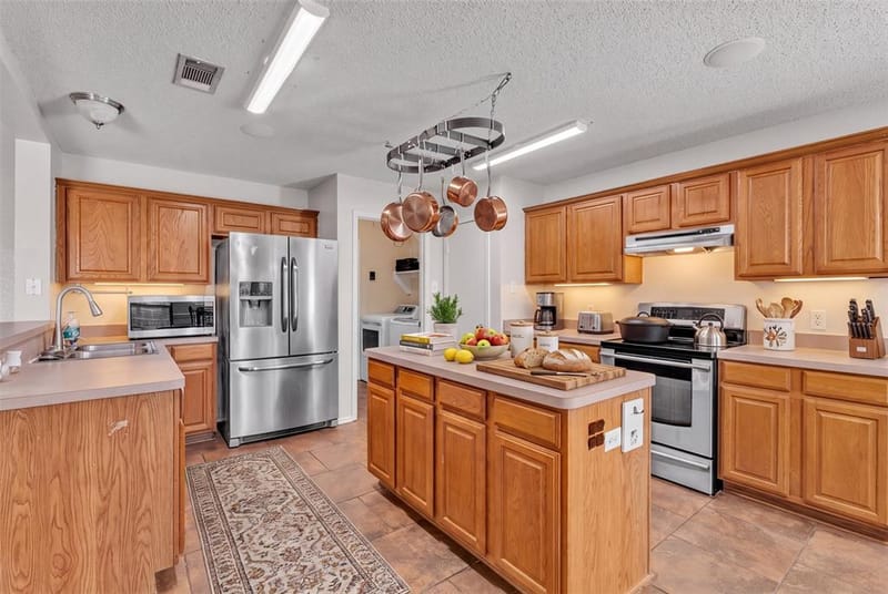 1017 Aaron Drive, Burleson TX 76028 - Photo 15
