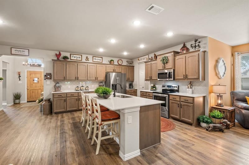 792 Feather Edge Drive, Springtown TX 76082
