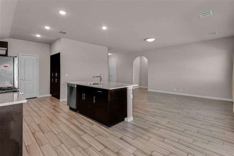 921 Amberwood Drive, Godley TX 76044 - Photo 12