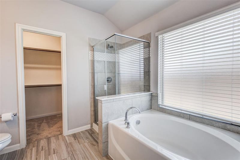 921 Amberwood Drive, Godley TX 76044 - Photo 19
