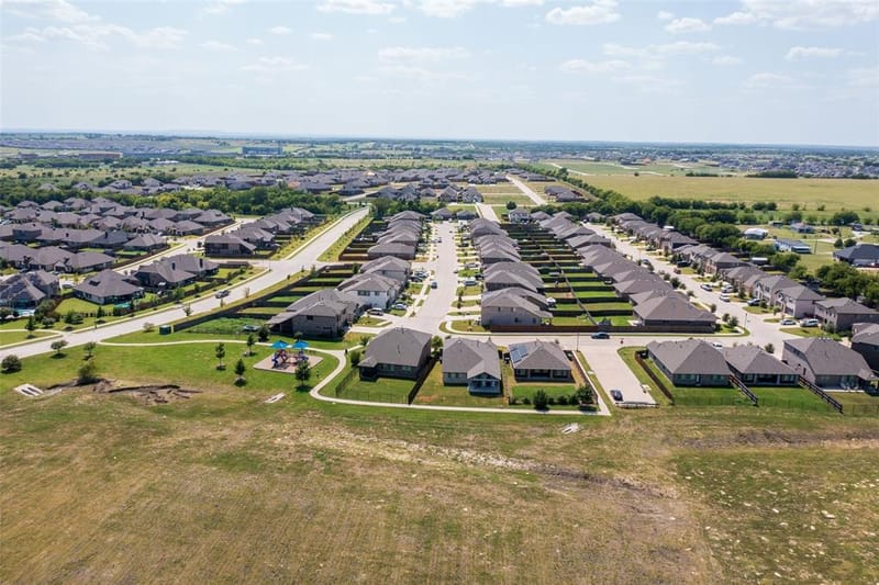 921 Amberwood Drive, Godley TX 76044 - Photo 29