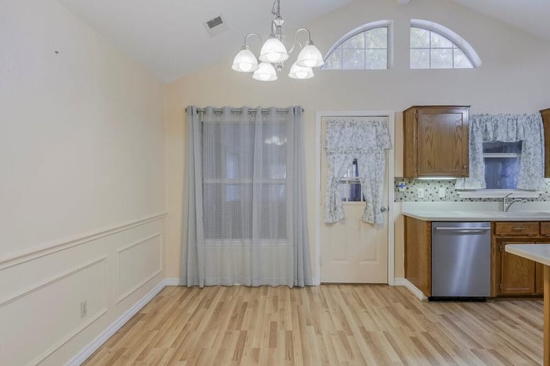 211 Faircrest Drive, Arlington TX 76018 - Photo 9