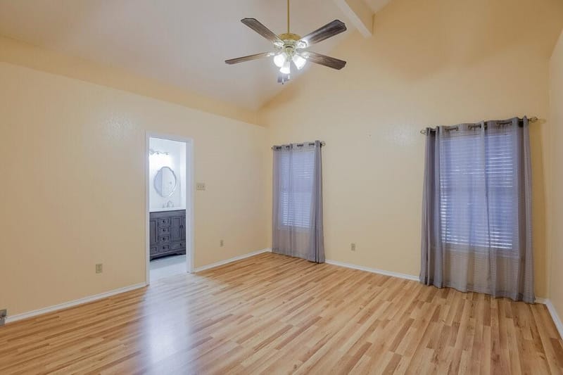 211 Faircrest Drive, Arlington TX 76018 - Photo 15