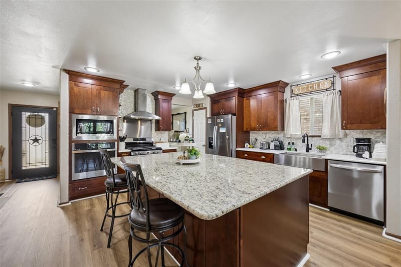 709 Bastrop Drive, Arlington TX 76002 - Photo 6