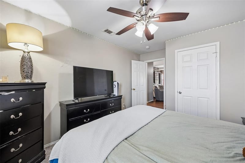 709 Bastrop Drive, Arlington TX 76002 - Photo 18