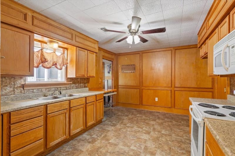 9542 Heritage Parkway, West TX 76691 - Photo 13