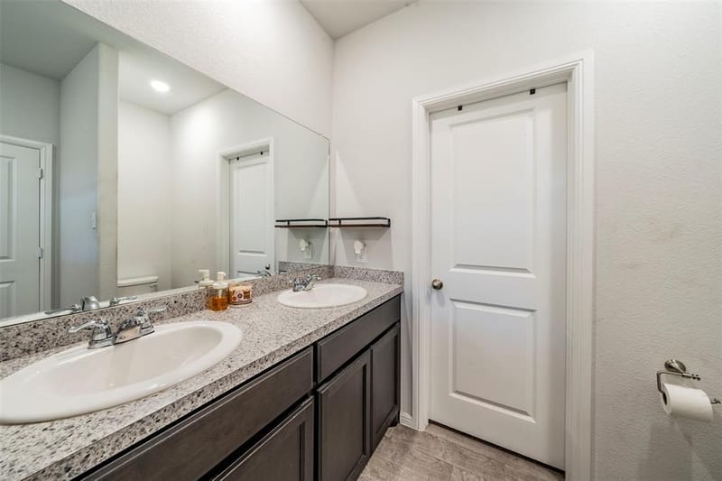 8028 Muddy Creek Drive, Fort Worth TX 76131 - Photo 13