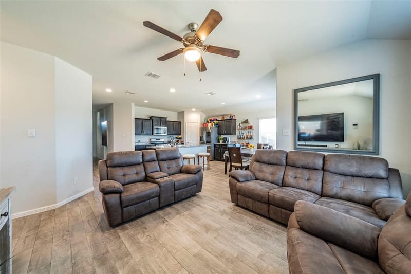 8028 Muddy Creek Drive, Fort Worth TX 76131 - Photo 9