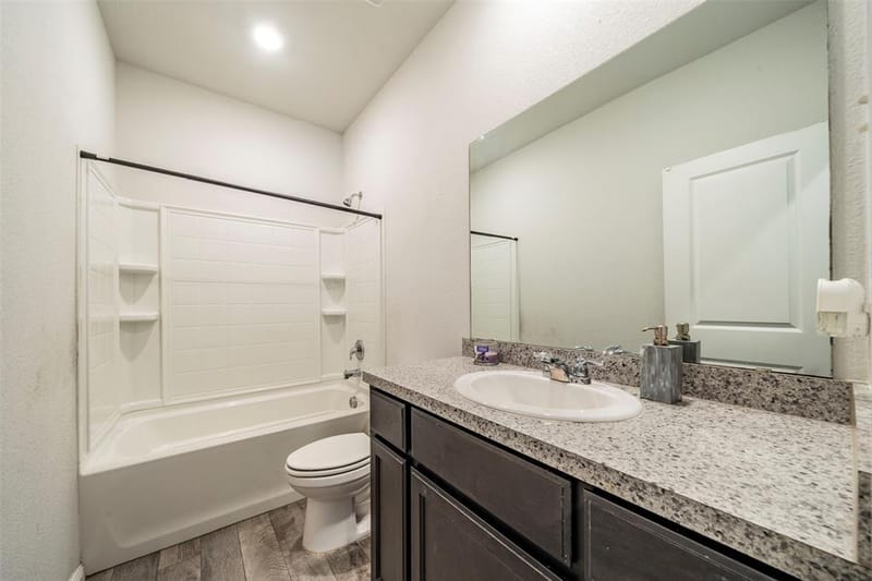 8028 Muddy Creek Drive, Fort Worth TX 76131 - Photo 18