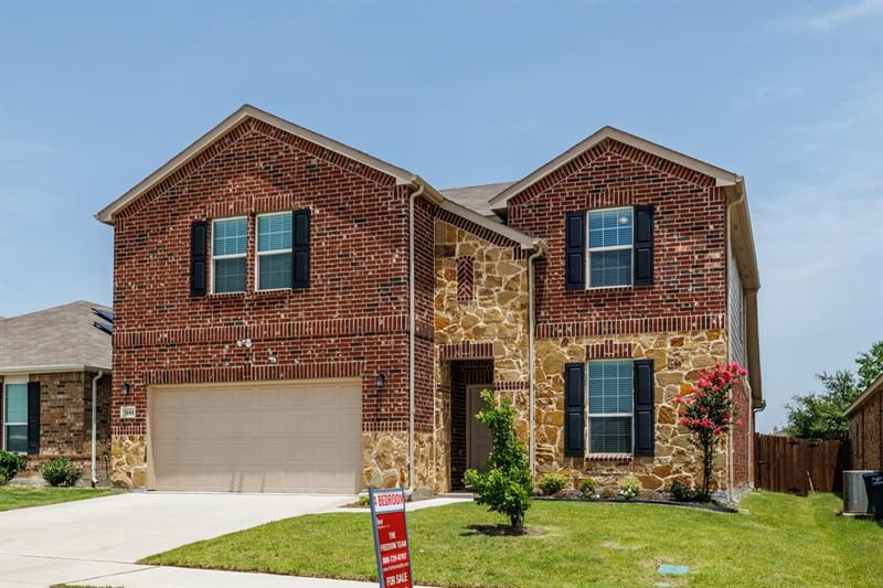 7444 Bronsind Trail, Fort Worth TX 76131 - Photo 2