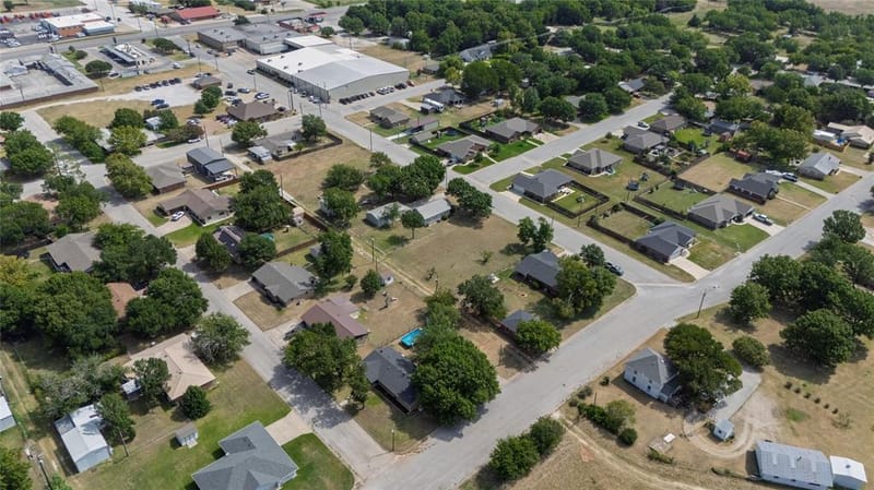 239 S Pine Street, Muenster TX 76252 - Photo 38