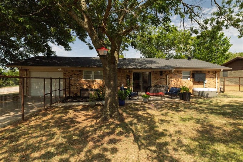 239 S Pine Street, Muenster TX 76252 - Photo 33