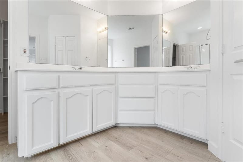 8604 Secret Forest Drive, Dallas TX 75249 - Photo 22
