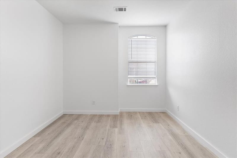 8604 Secret Forest Drive, Dallas TX 75249 - Photo 35