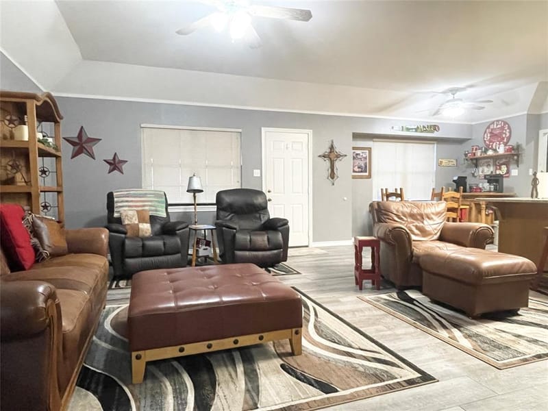 634 Maplewood Drive, Stephenville TX 76401 - Photo 9