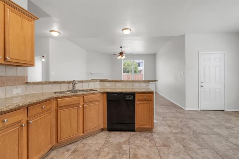 1068 Westbrook Court, Grand Prairie TX 75052 - Photo 10