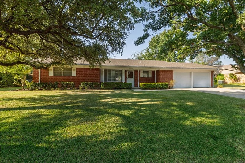 2002 Redbud Road, Gainesville TX 76240