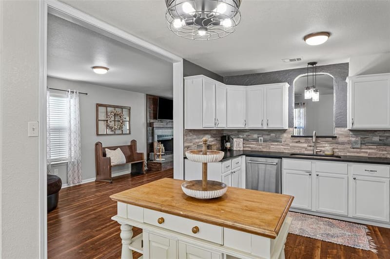 7719 Prairie Creek Lane, Tolar TX 76476 - Photo 11
