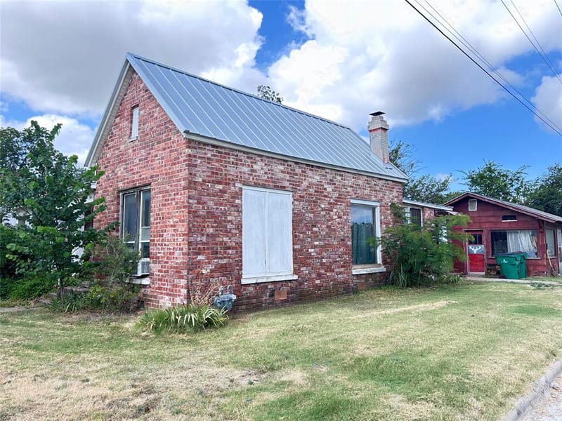 360 Grafton Street, Dublin TX 76463 - Photo 2