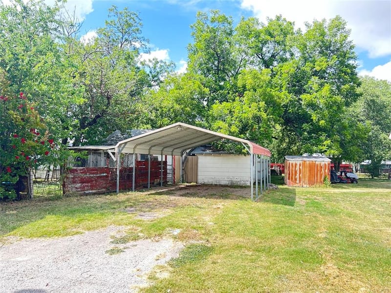 360 Grafton Street, Dublin TX 76463 - Photo 3