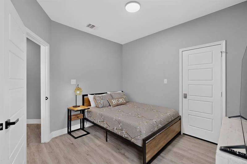 909 Marcellus Court, Arlington TX 76011 - Photo 13