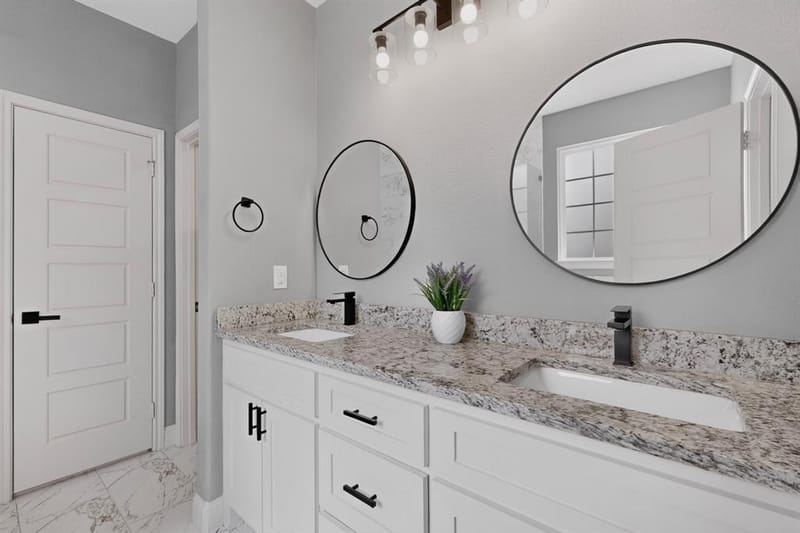 909 Marcellus Court, Arlington TX 76011 - Photo 8