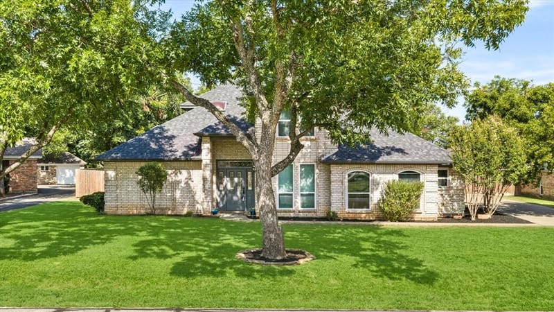 6105 Belvidere Circle, Granbury TX 76049 - Photo 2