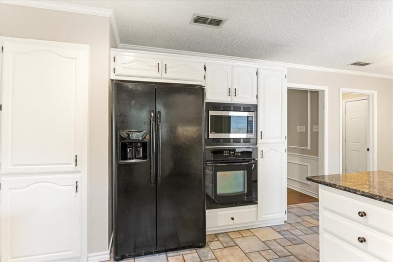 6105 Belvidere Circle, Granbury TX 76049 - Photo 13