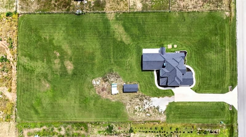 7271 Michelle Point, Krum TX 76249 - Photo 4