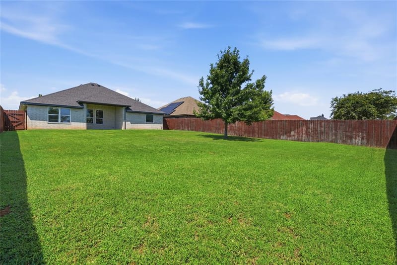 451 Silverton Drive, Granbury TX 76049 - Photo 20