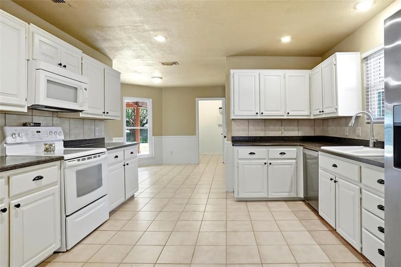 1321 Oak Harbor Boulevard, Azle TX 76020 - Photo 6