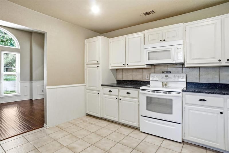 1321 Oak Harbor Boulevard, Azle TX 76020 - Photo 8