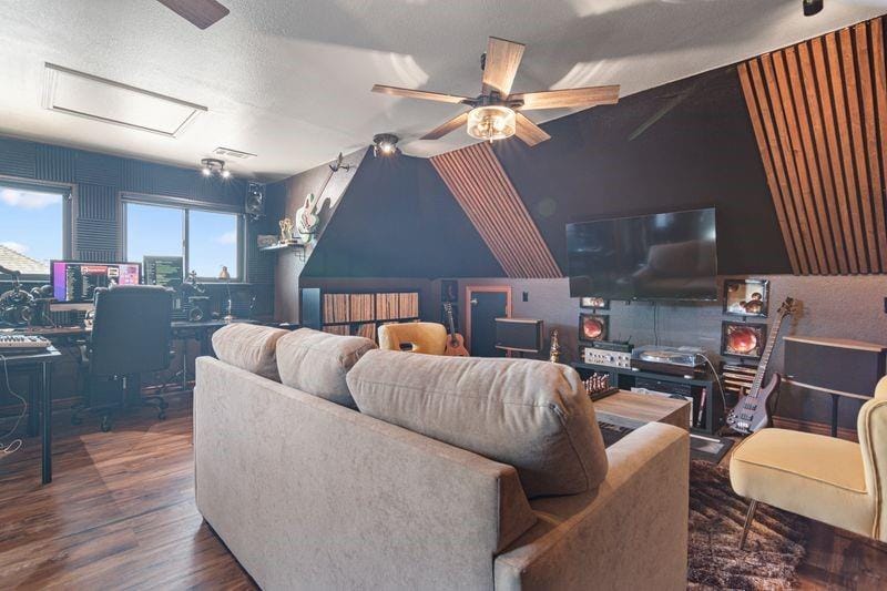 717 Pintail Court, Granbury TX 76049 - Photo 25