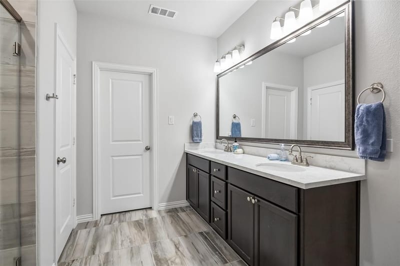 1501 Buckeye Trail, Garland TX 75042 - Photo 17