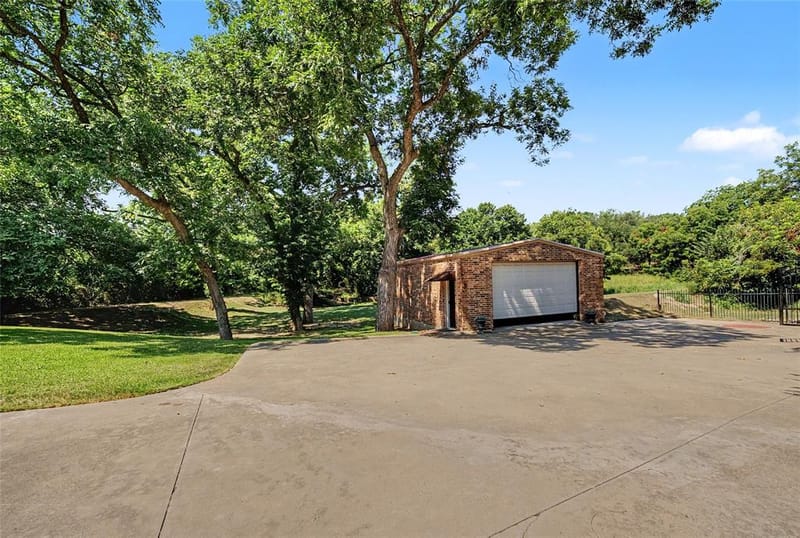 127 Cedar Bluff Court, Aledo TX 76008 - Photo 31