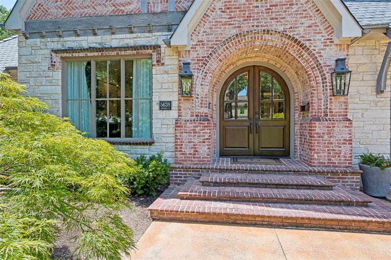 5638 Greenbrier Drive, Dallas TX 75209 - Photo 2