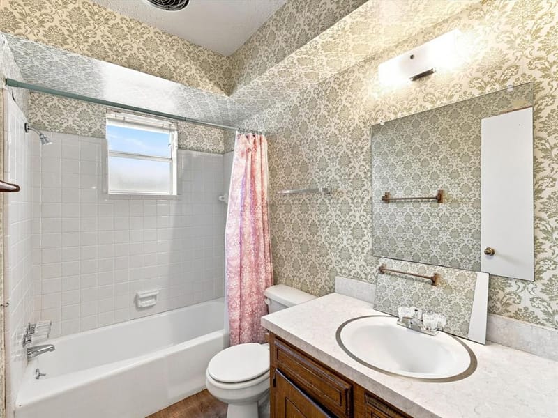 613 Cooper Street, Ennis TX 75119 - Photo 22